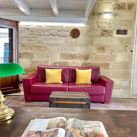 Daire Vohis Luxury House - Fast Wi-fi & Easy Parking