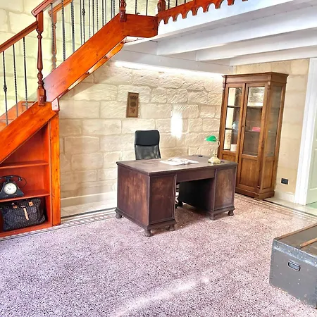 Vohis Luxury House - Fast Wi-fi & Easy Parking